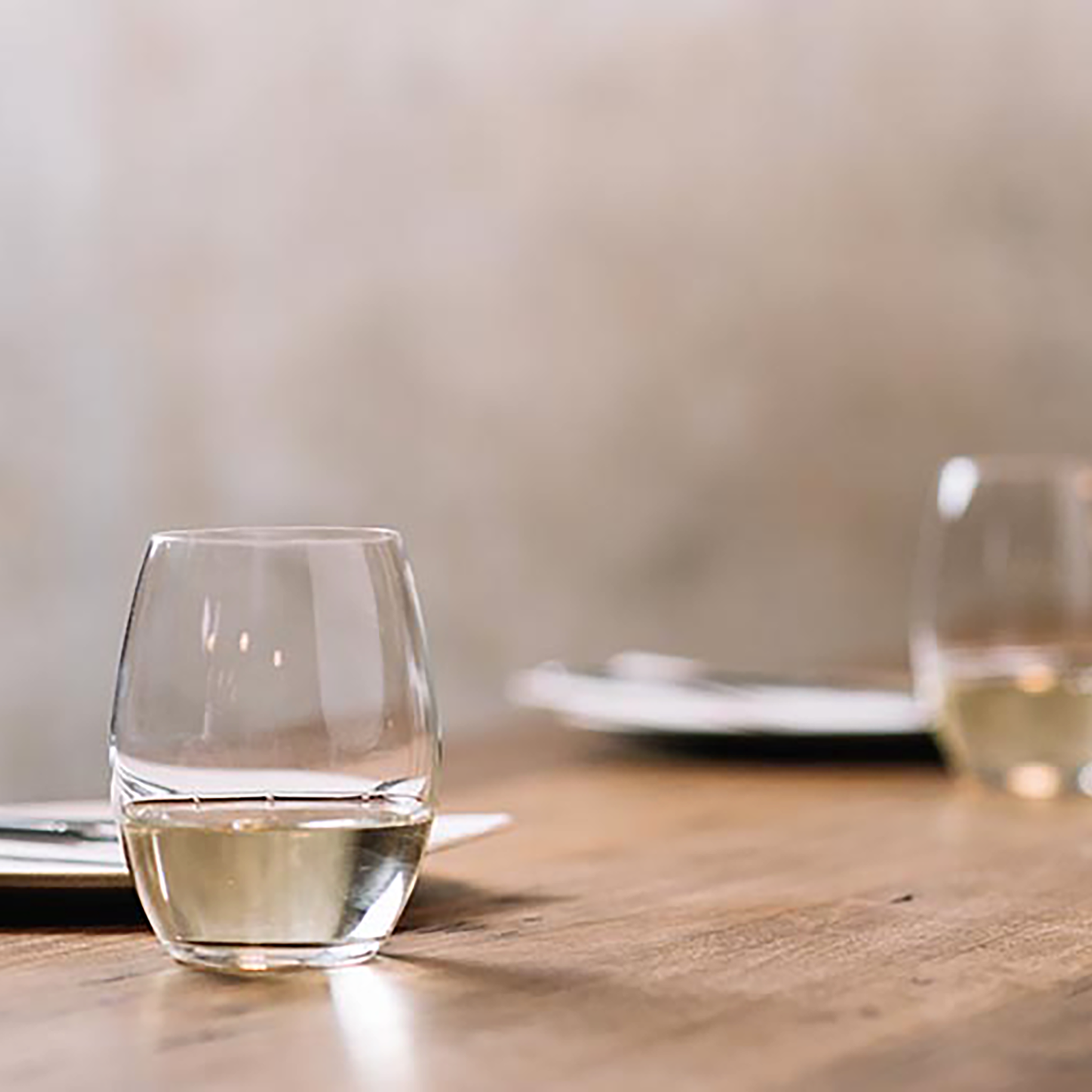 PLUMM Stemless White+ (4 Pack)